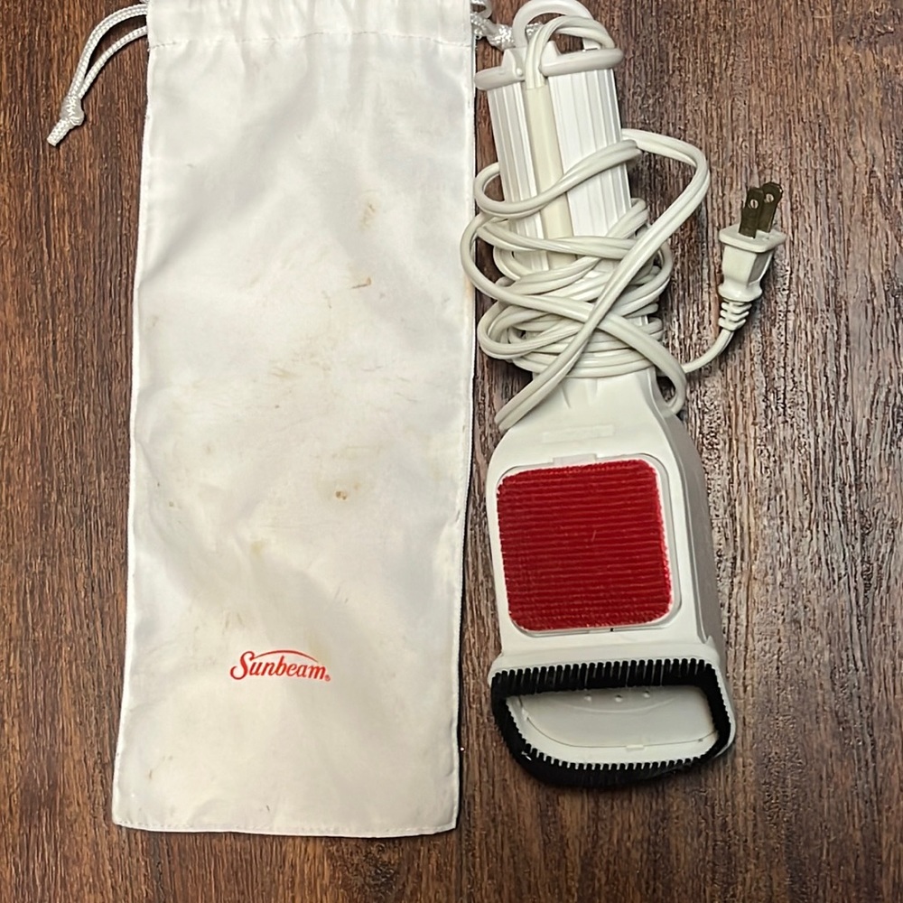 Sunbeam travel steamer and pouch